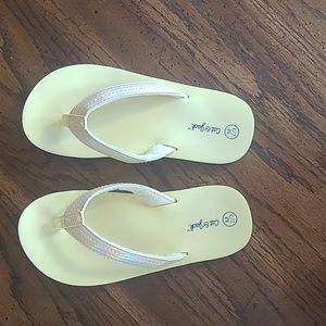 Cat & Jack big girl's size 2/3 flip flops